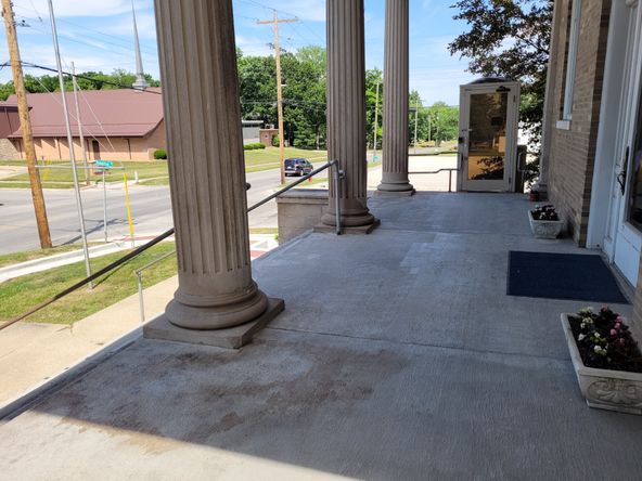 214 School St, Hillsboro, IL 62049